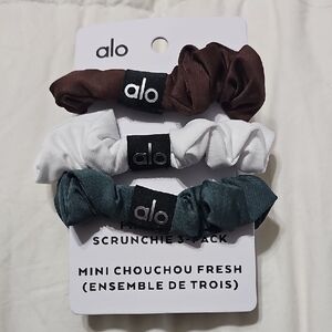 Alo Fresh Mini Scrunchie 3 Pack!! Brownstone,White,Clover Green!! Nwts